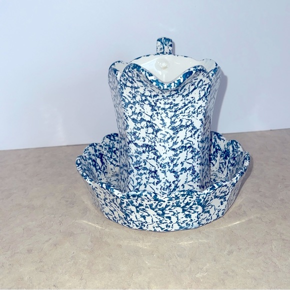 McCoy Pottery 7533 Pitcher and scalloped bowl - Picture 3 of 4